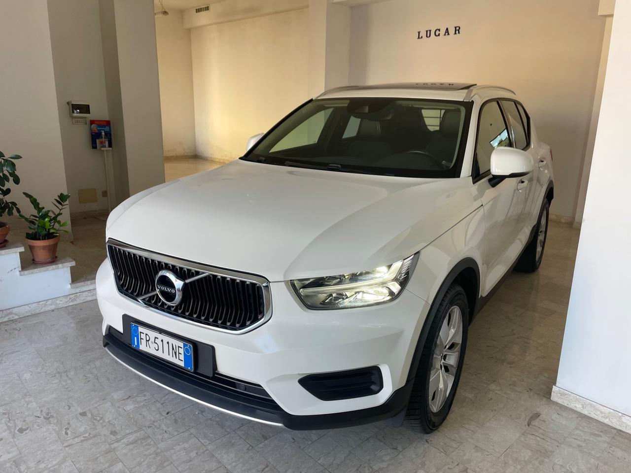 Volvo XC40 D3 Momentum “MANIACALE”