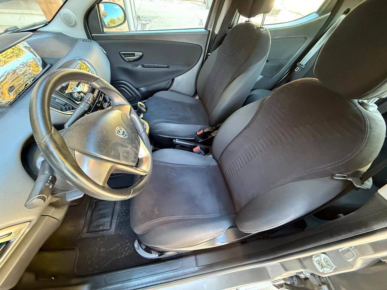 LANCIA YPSILON unico-pr 1.2 Gold 72.500 km