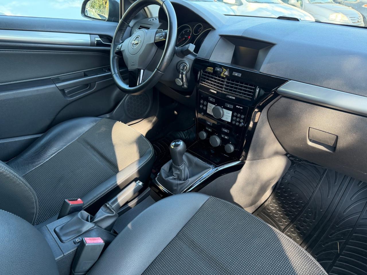 Opel Astra GTC 1.7 CDTI 125CV 3 porte Cosmo