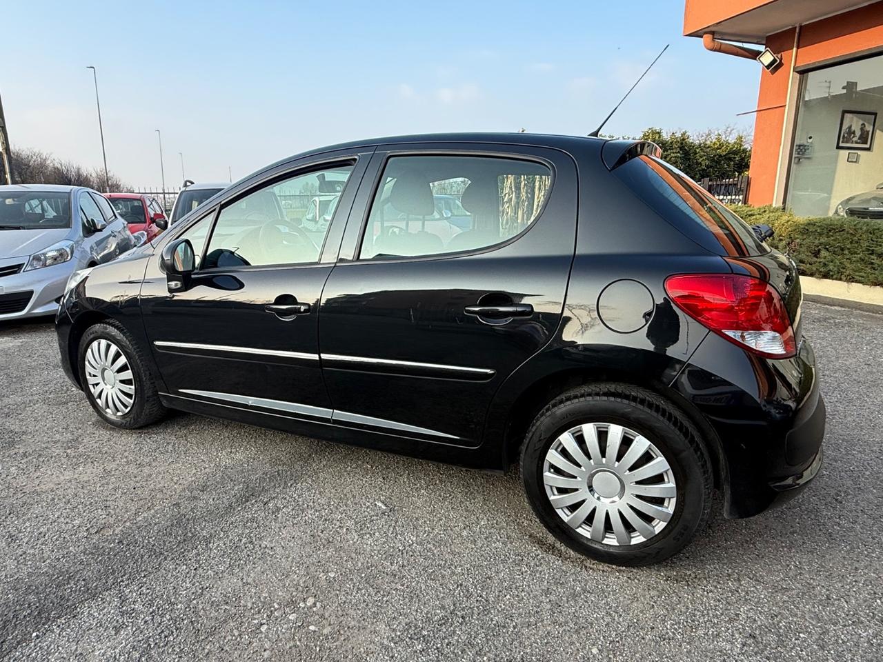 Peugeot 207 Plus 1.4 8V 75CV 5p. ECO GPL