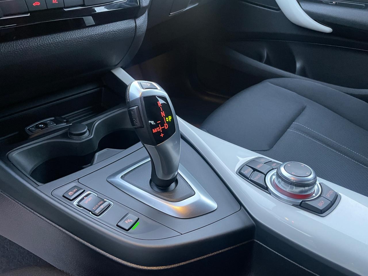 Bmw 118 118d 5p. Urban