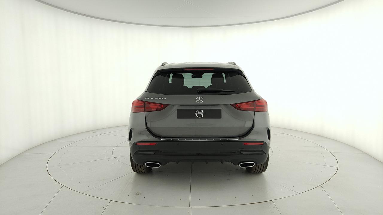 Mercedes-Benz GLA 200 d automatic