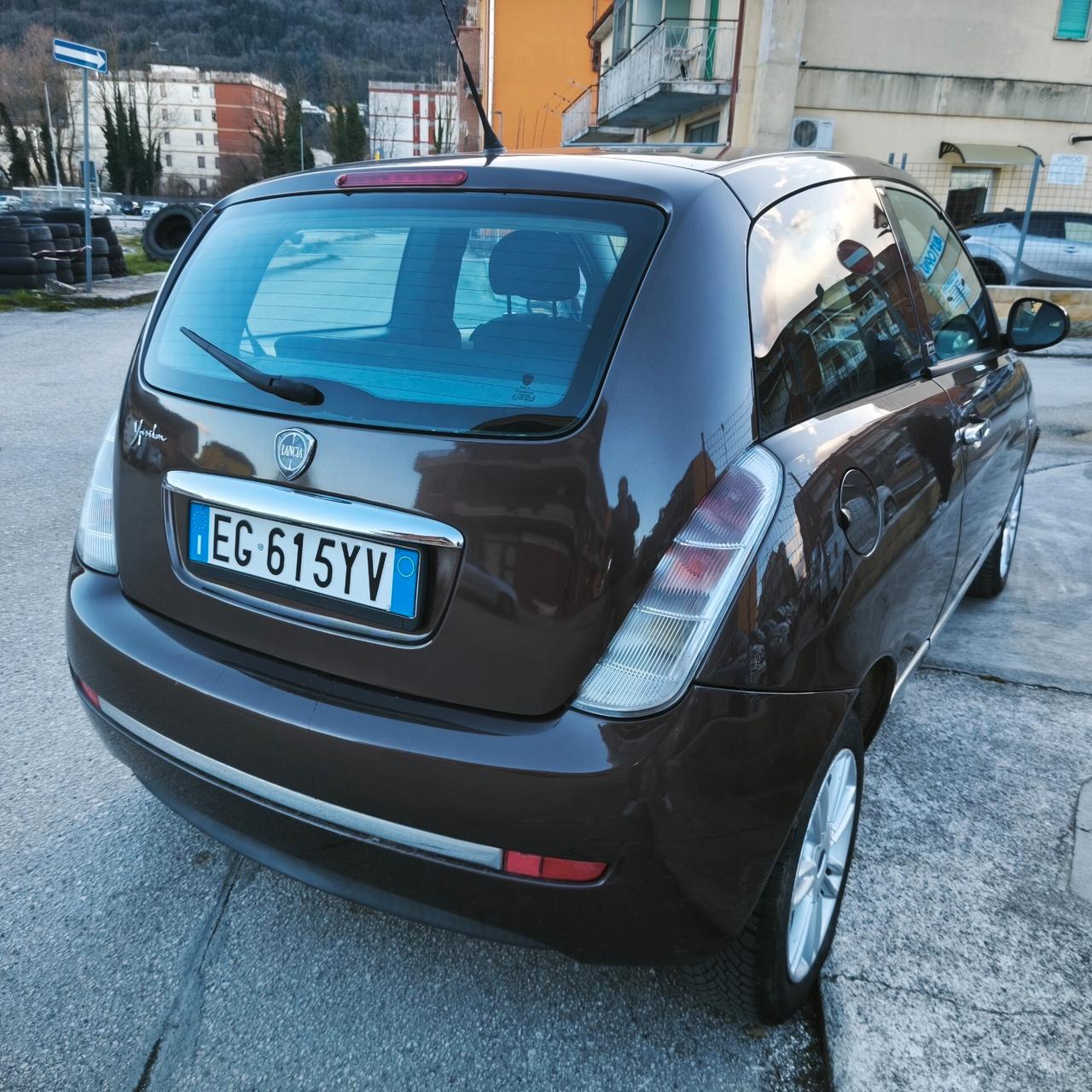 Lancia Ypsilon 1.2 69 CV Unyca