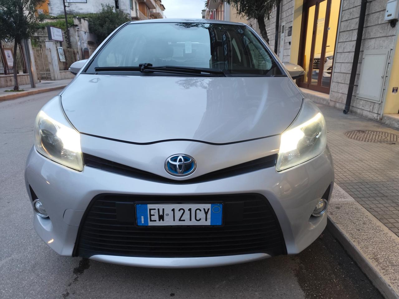Toyota Yaris 1.5 Hybrid 75CV Lounge