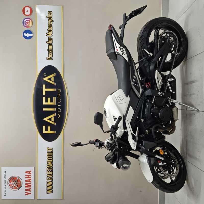 Triumph Street Triple 765 R - 2024