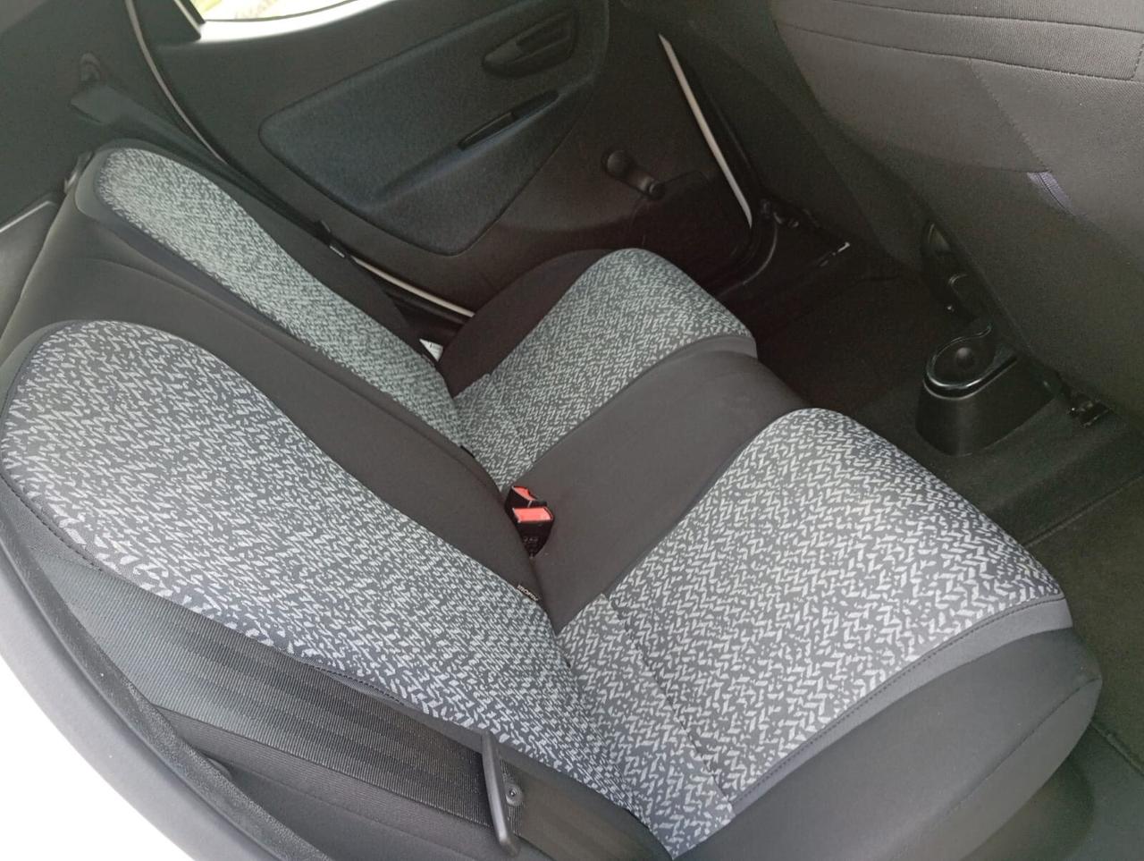 Lancia Ypsilon elefantino 1.2 69 CV UNIPRO