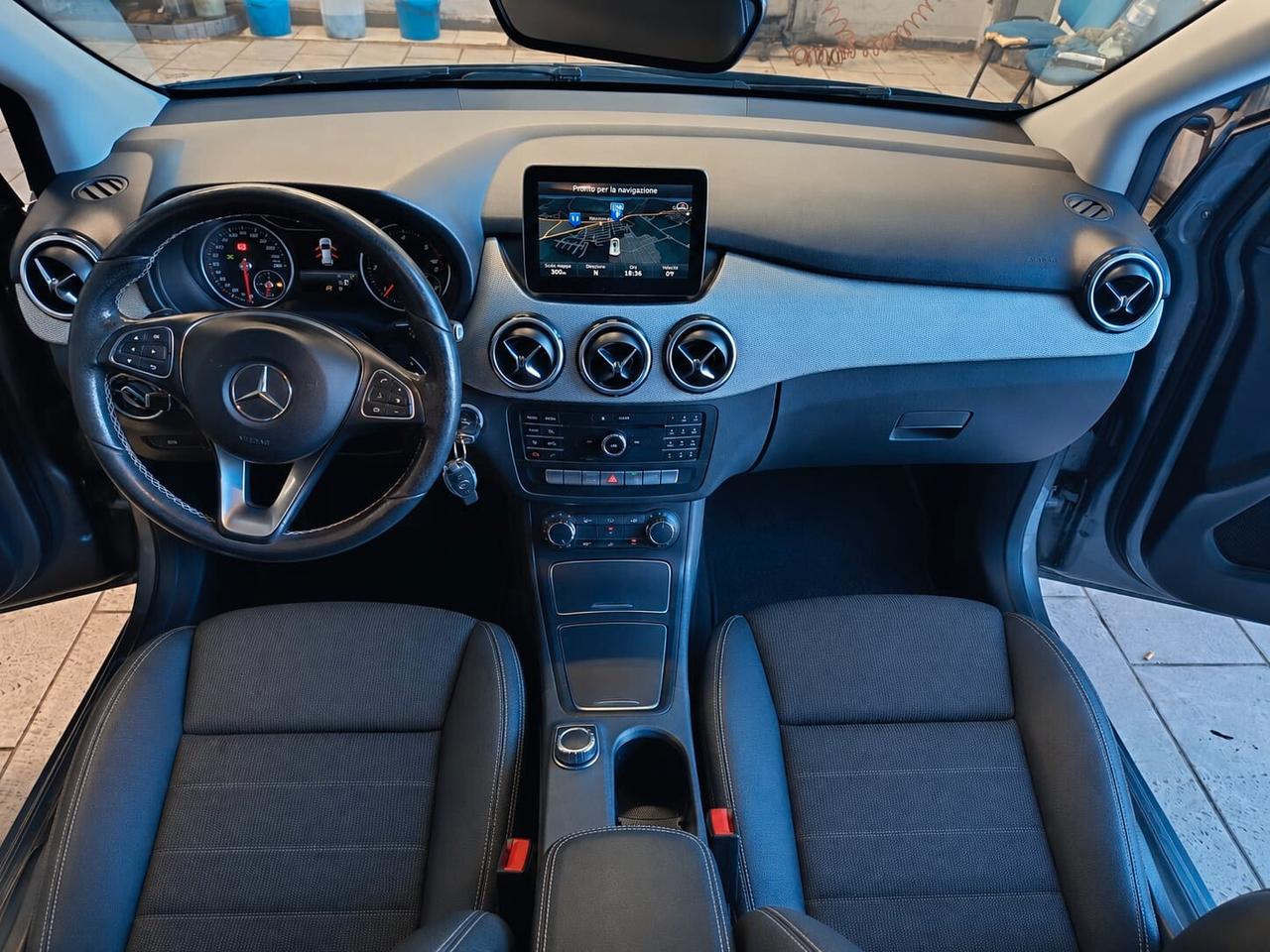MERCEDES CLASSE B 2016 180 CDI PREMIUM AUTOMATICA 7G – EURO 6 – UNICO PROPRIETARIO – GARANZIA 12 MESI
