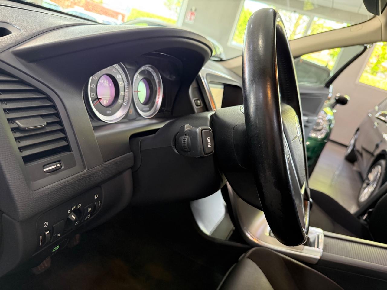 Volvo XC 60 2.4 d4 R-design awd 163cv MANUALE !!