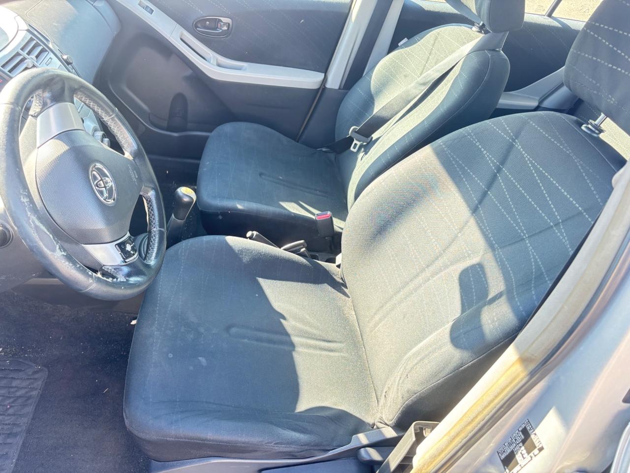 Toyota Yaris 1.0 5 porte