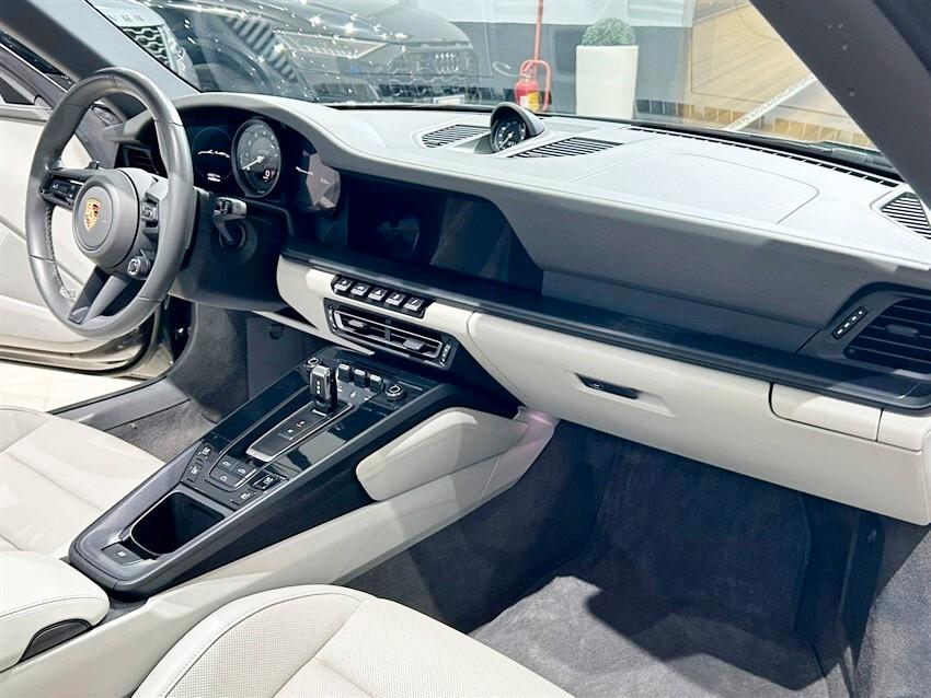 Porsche 911 Carrera 2 GTS Cabriolet