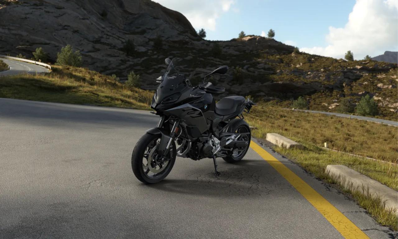 BMW F 900 XR Triple Black