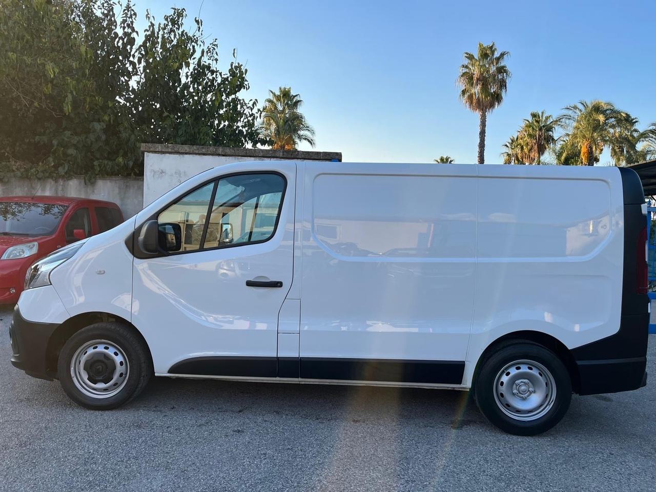 Renault trafic cargo 2.0 dci -2022