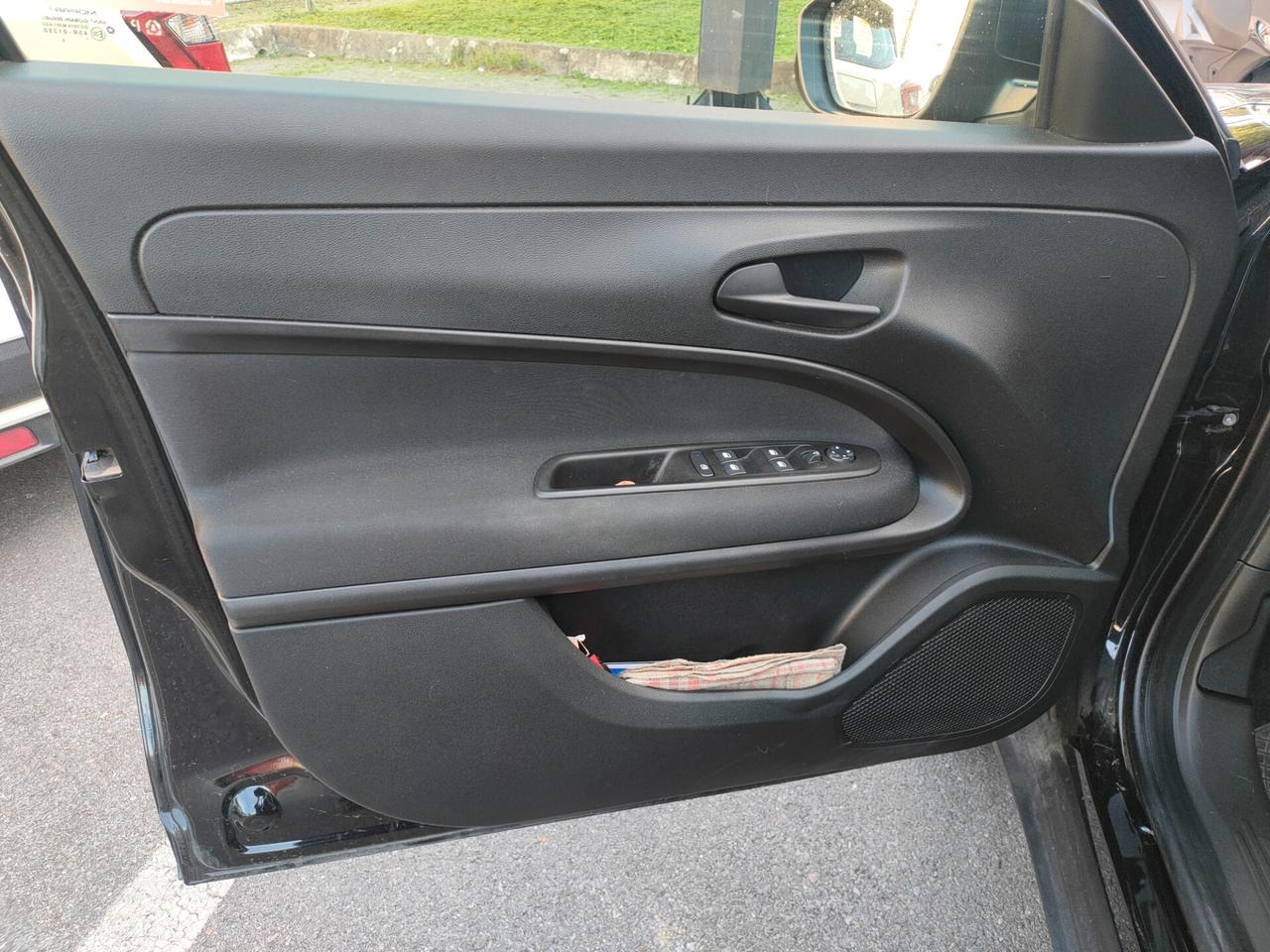 Fiat 600 Hybrid 110 CV DCT MHEV Business