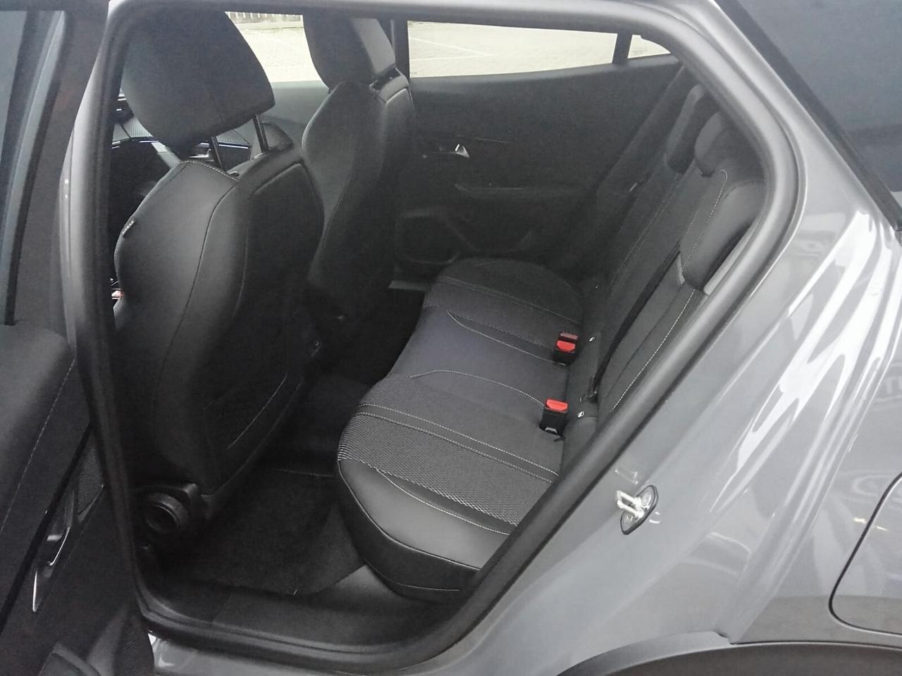 Peugeot 2008 Hybrid 145 e-DCS6 GT