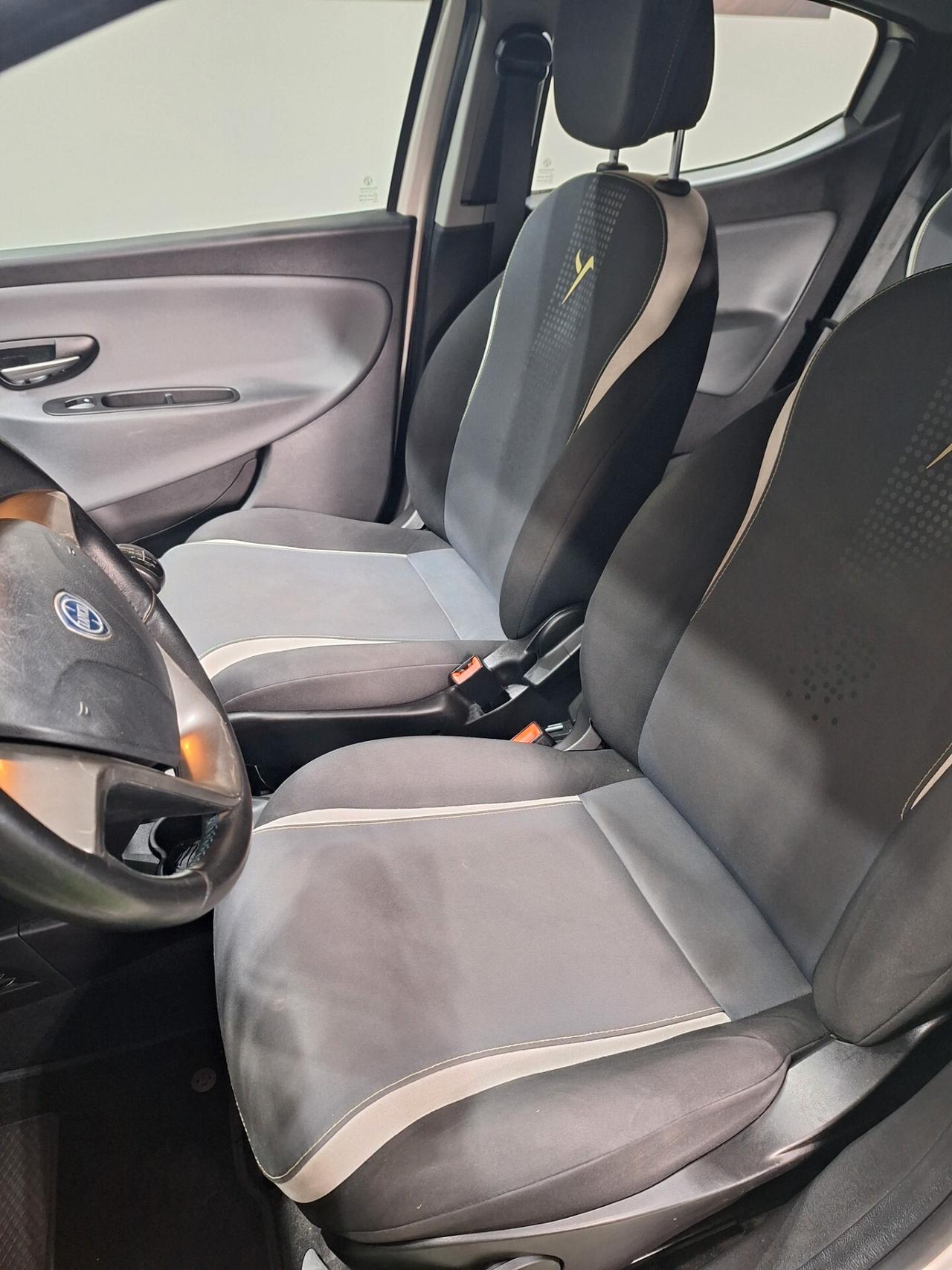 Lancia Ypsilon 1.2 69 CV 5 porte 2015
