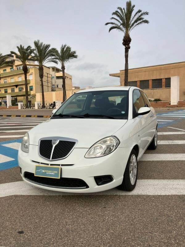 Lancia Ypsilon 1.2 8v Argento