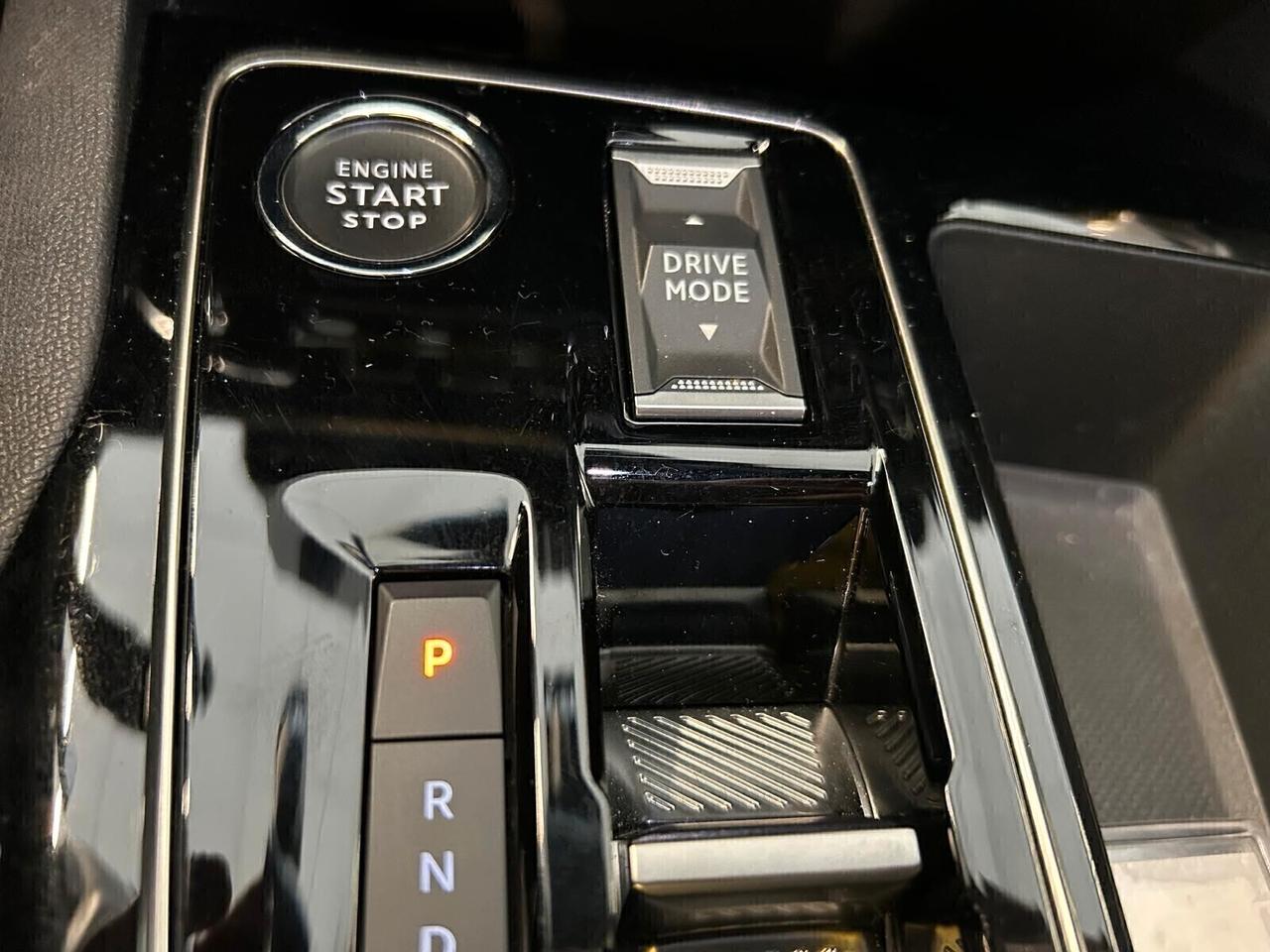 Peugeot 3008 ALLURE PACK BlueHDi 130 EAT8 SPOTICAR