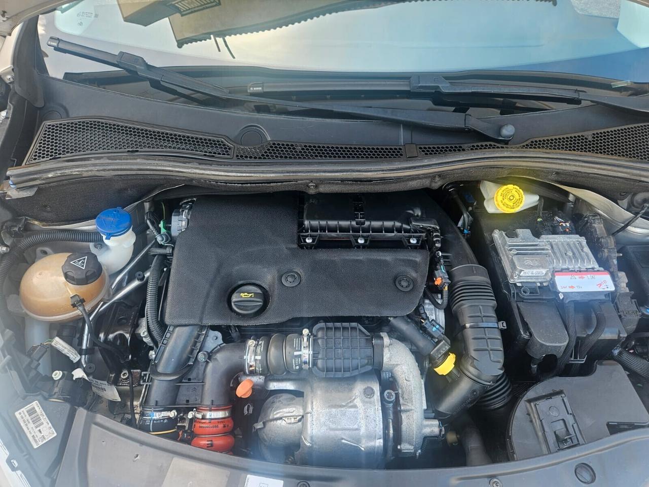 Peugeot 208 BlueHDi 120 GT Line 2016