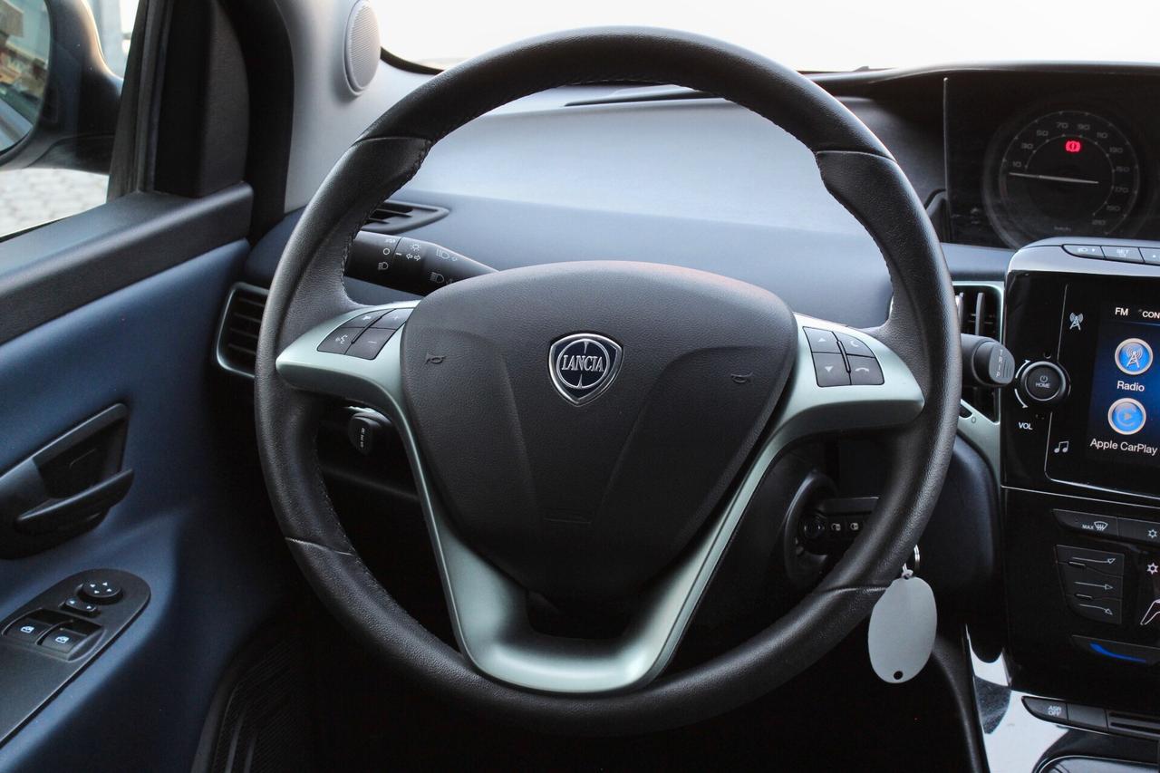 Lancia Ypsilon 1.0 FireFly 5 porte S&S Hybrid Platino-OK NEOPATENTATI