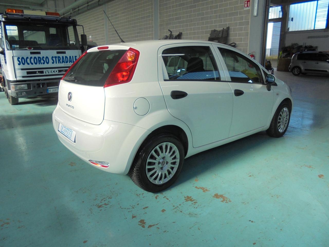 Fiat Punto 1.3 MJT II S&S 95 CV 5 porte Street NEOPATENTATI