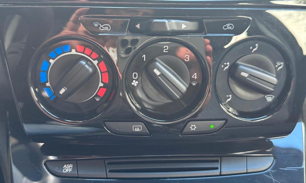 Lancia Ypsilon 1.0 FireFly 5 porte S&S Hybrid Gold