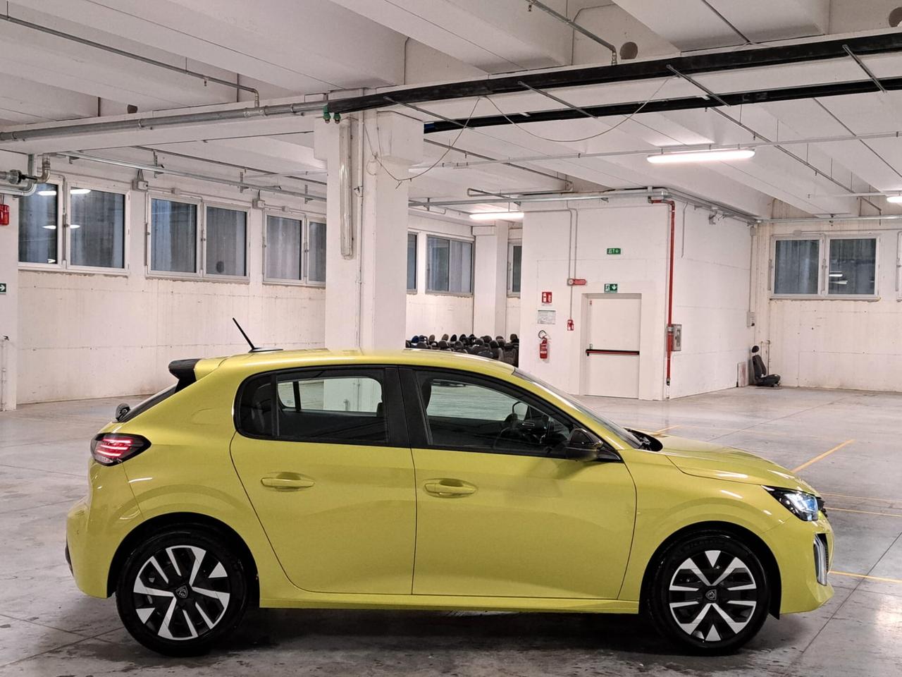 Peugeot 208 1200 PureTech 75CV Style 5 Porte Km. 0