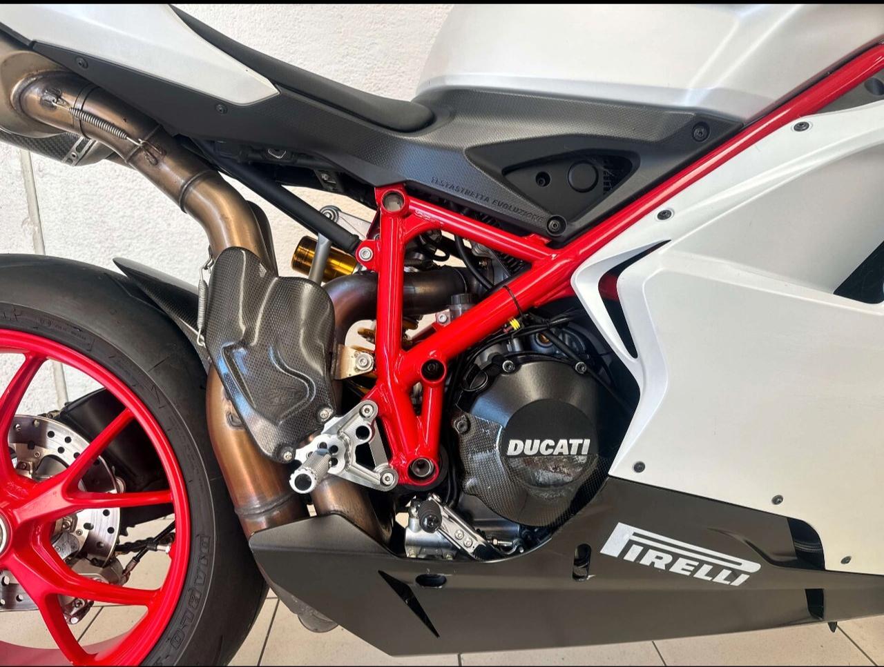 Ducati 848 EVO-LEGGI SOTTO