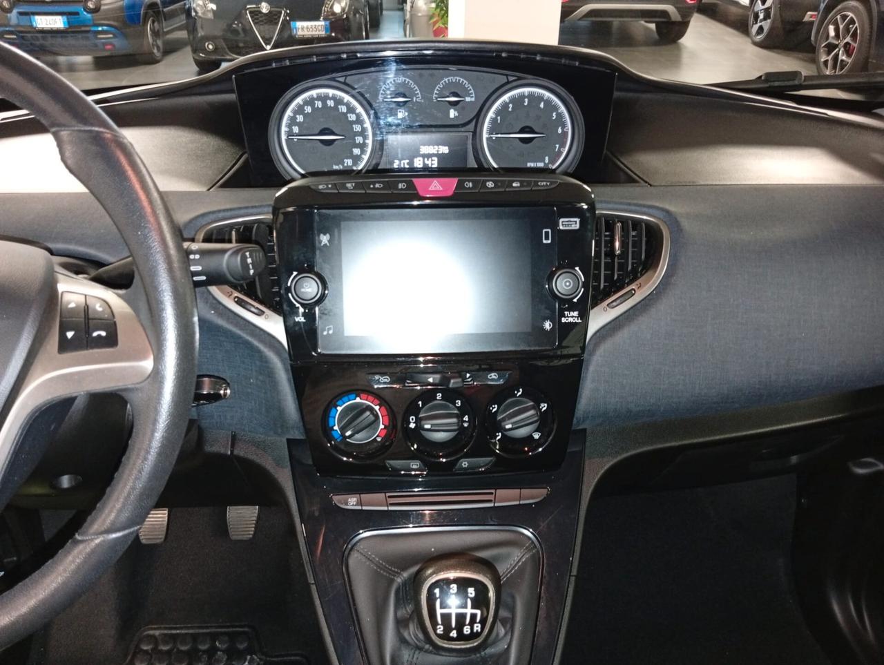 Lancia Ypsilon 1.0 FireFly 5 porte S&S Hybrid Ecochic Gold