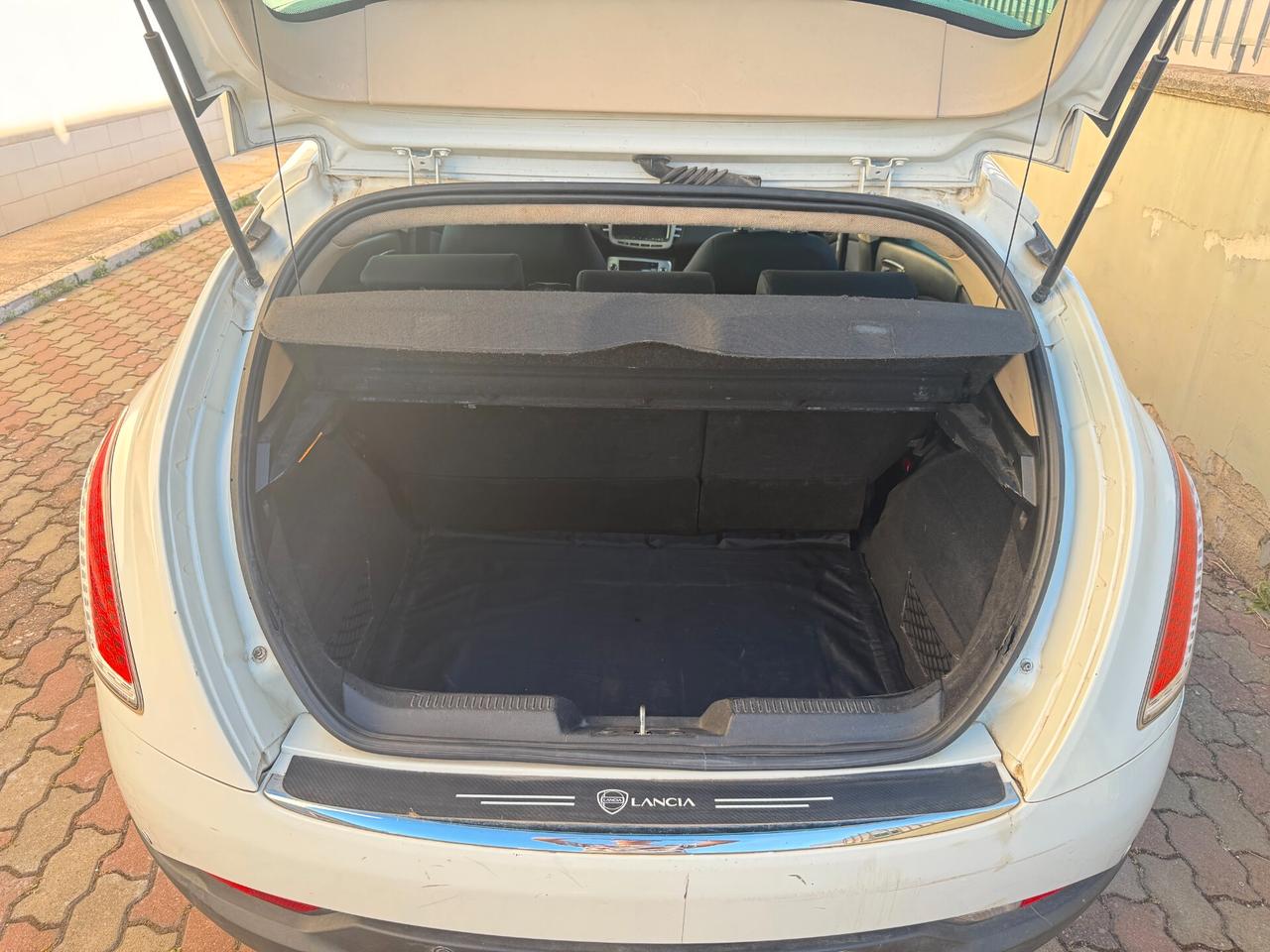 Lancia Delta 1.6 MJT DPF Silver Tagliandata