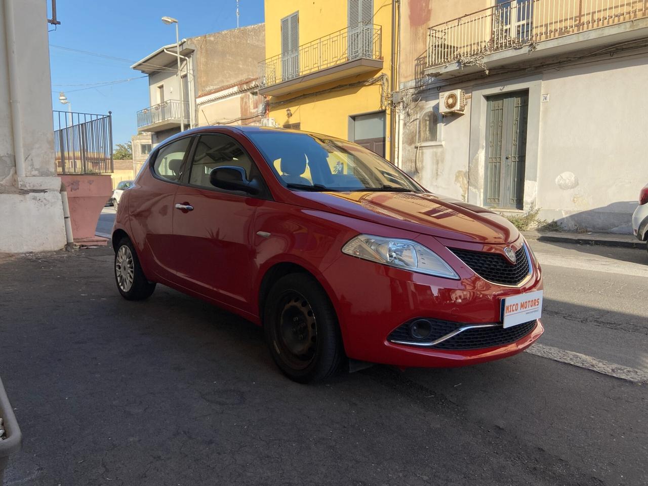 Lancia Ypsilon 1.3 MJT 16V 95 CV 5 porte S&S Silver