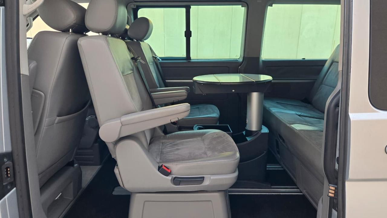 Volkswagen Transporter Caravelle 2.5 TDI/174CV 4mot. highline