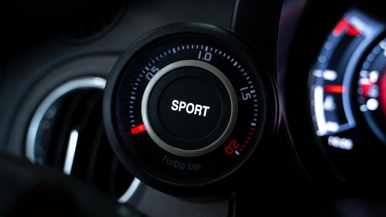 Abarth 595 Competizione 1.4 T JET 180 CV AUTO SABELT BEATS CARBON AKRAPOVIC FULL OPTIONAL