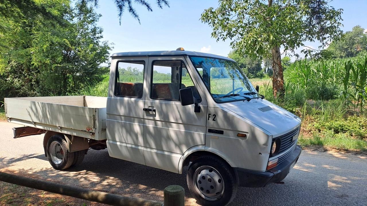 Iveco 7 posti solo 80.000 Km cassone 3,2 m
