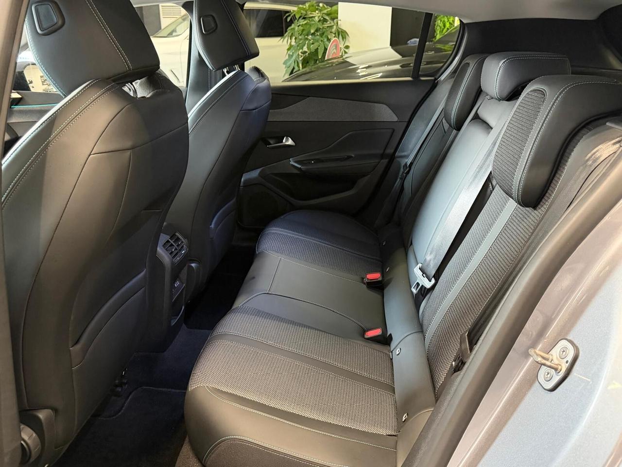 PEUGEOT 308 BERLINA ALLURE 1.5 PELLE NAVI OK NEOPATENTATI ANNO 2022