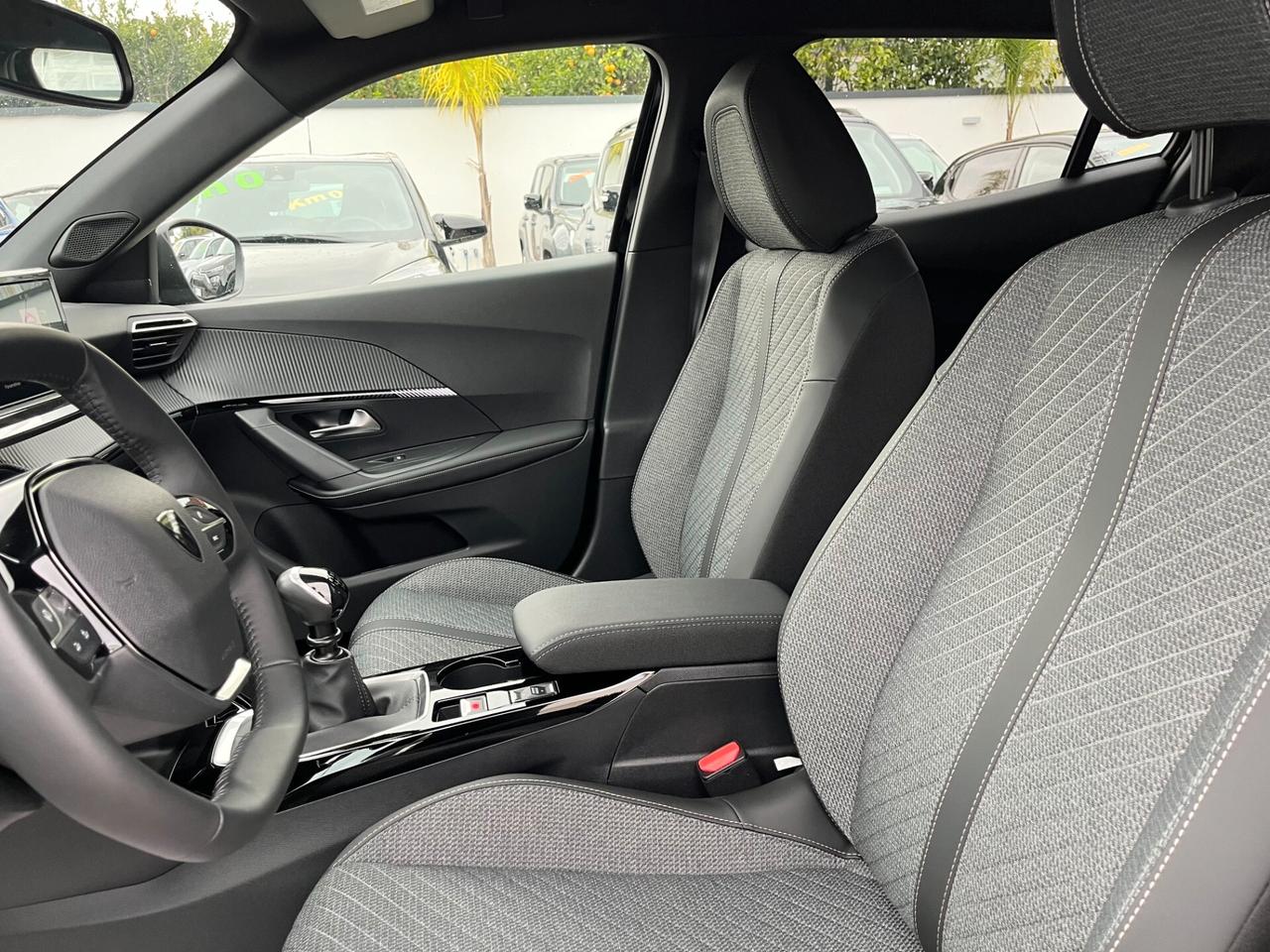 Peugeot 2008 PureTech 100 S&S Allure Km0