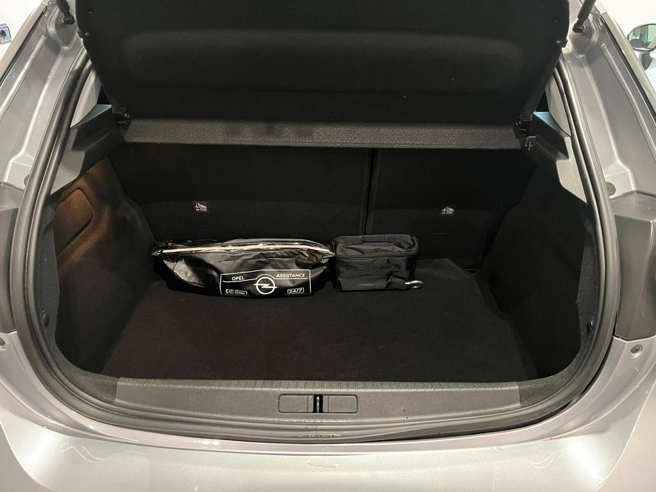 Opel Corsa 1.2 Elegance ottima valutazione per eventuale permuta con auto recenti max. km 80.000