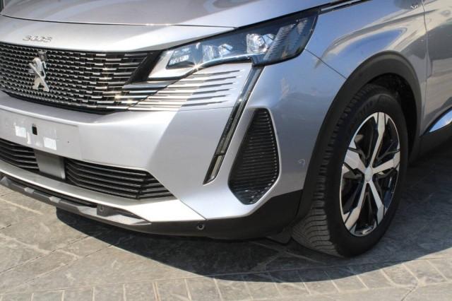 Peugeot 3008 II 1.5 bluehdi GT Pack 130cv eat8 Con TETTO APRIBILE