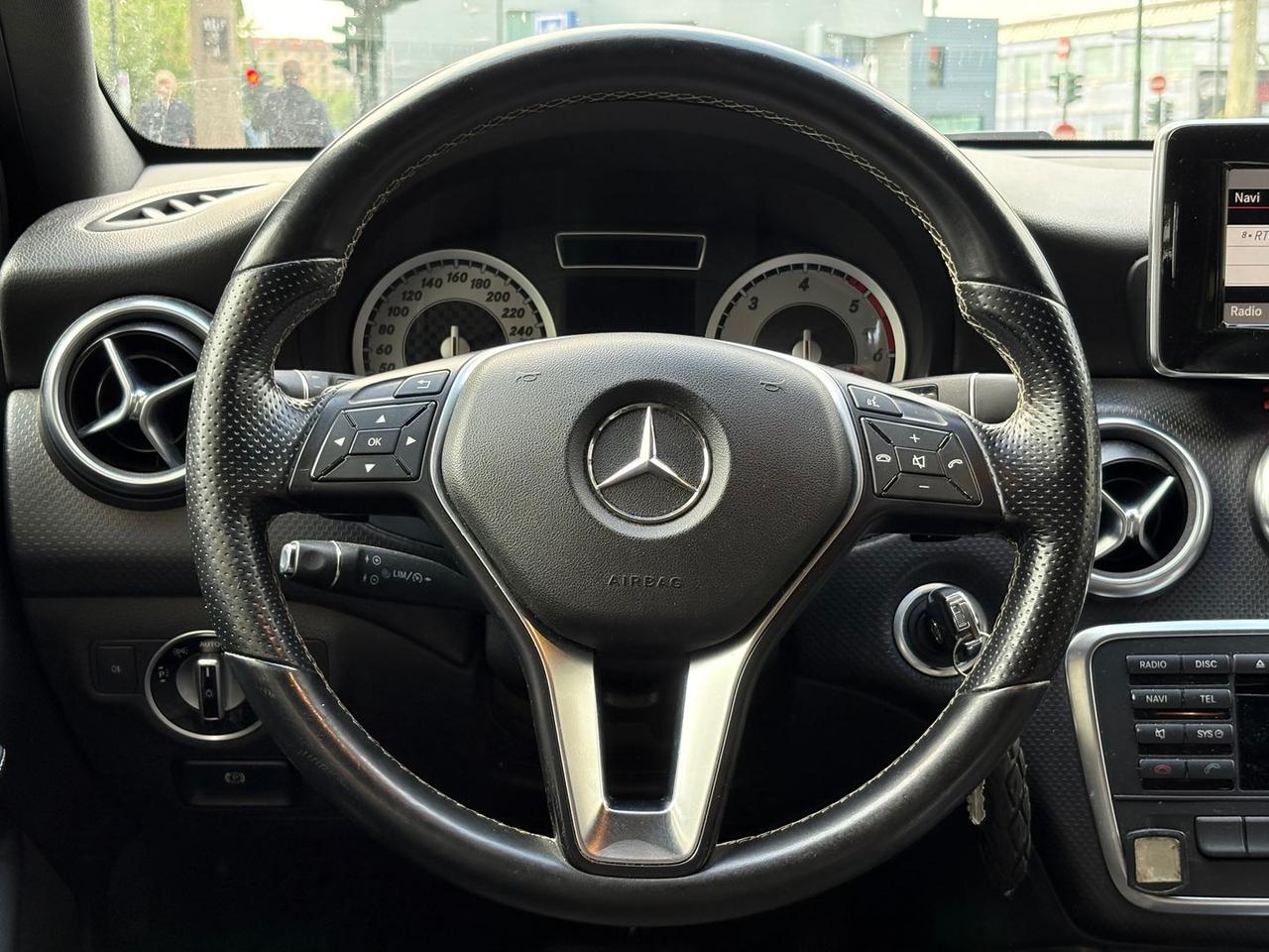 Mercedes-Benz A 200 CDI BlueEFFICIENCY Sport #5435