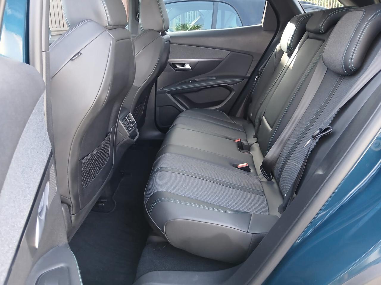 Peugeot 3008 BlueHDi 130 S&S EAT8 Allure