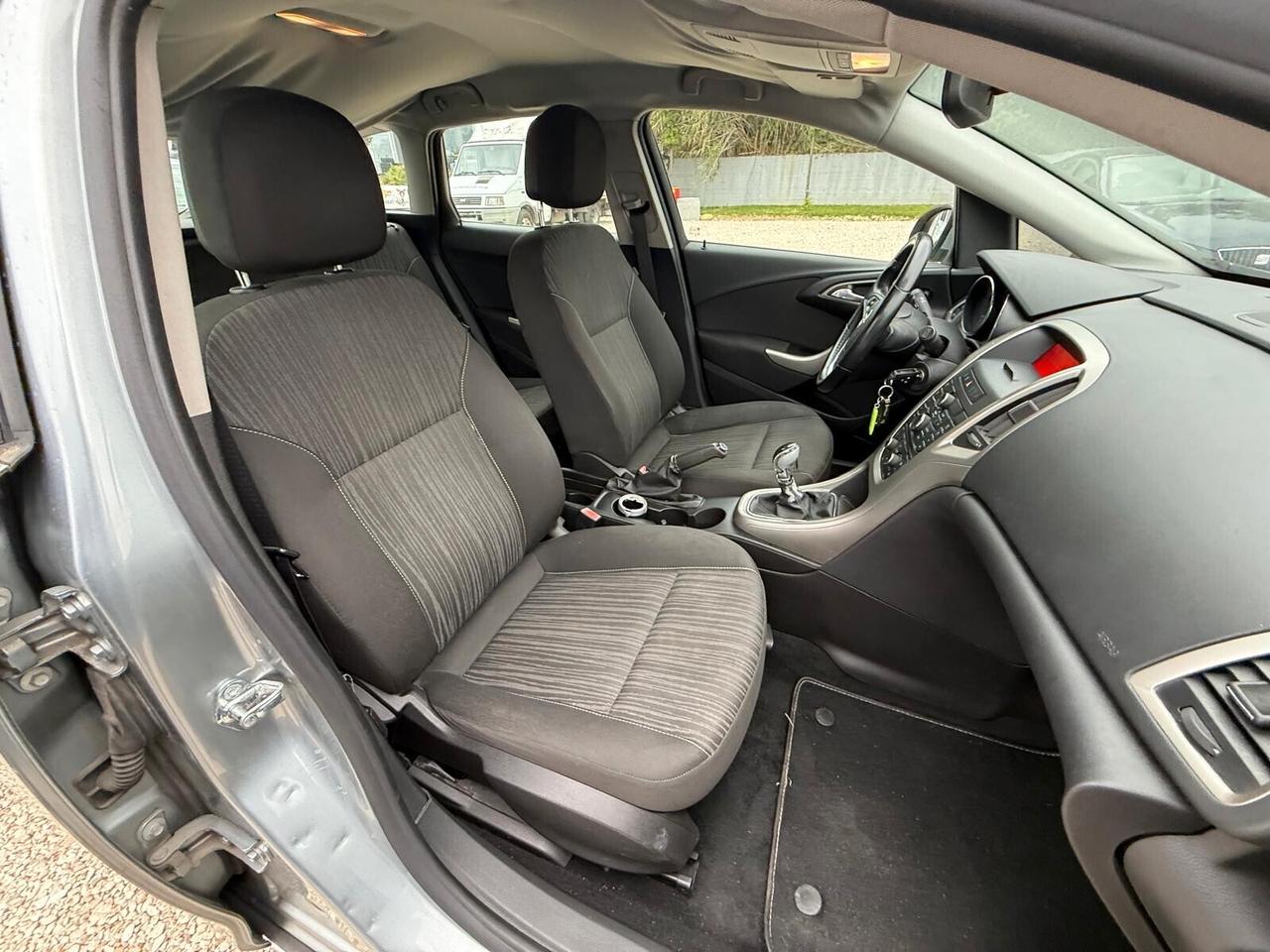 Opel Astra 1.4 100CV Sports Tourer Cosmo