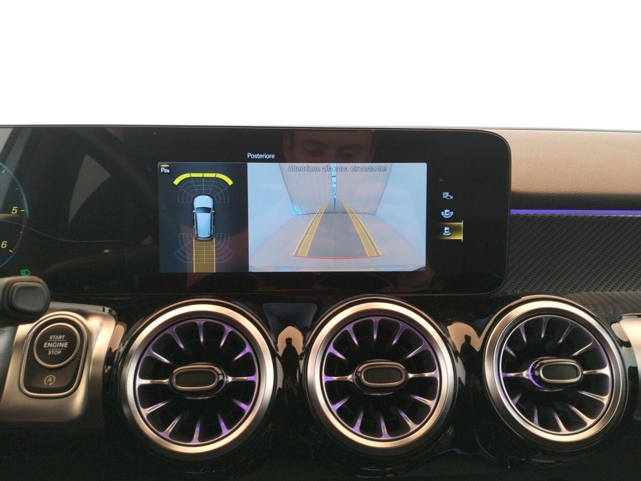 MERCEDES-BENZ GLB 200d Premium AMG line 4matic auto