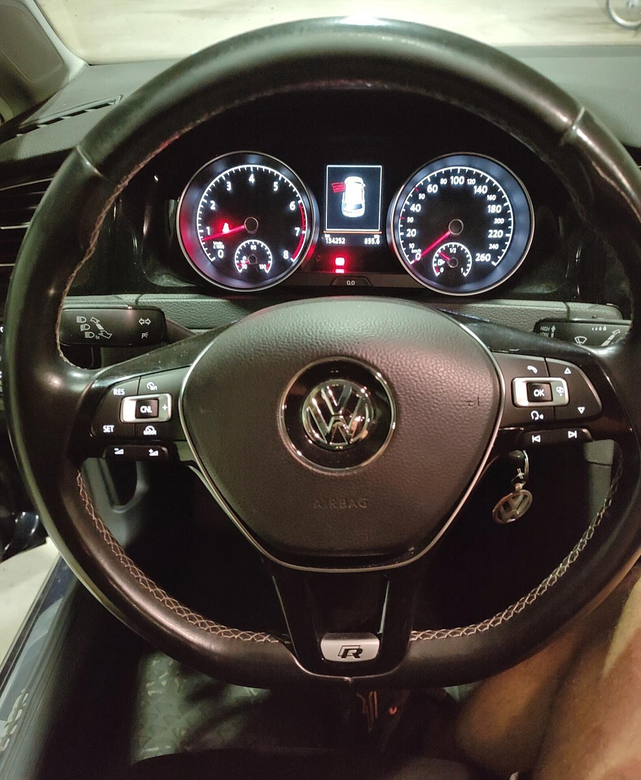Volkswagen Golf 1.4 TSI 150 CV 5p. Highline R-Line
