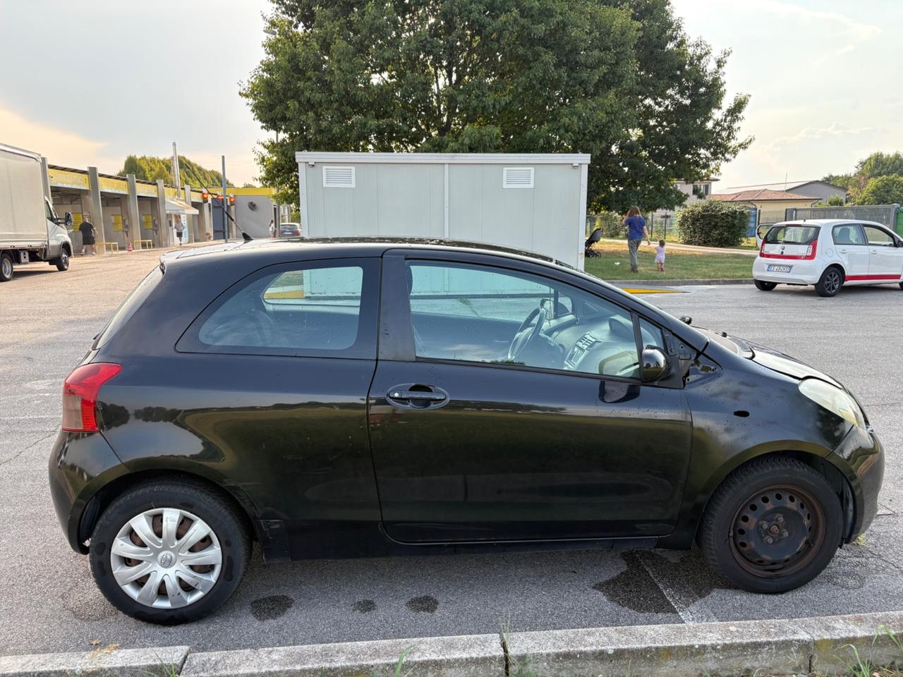 Toyota Yaris 1.3 87cv benzina neo patentati