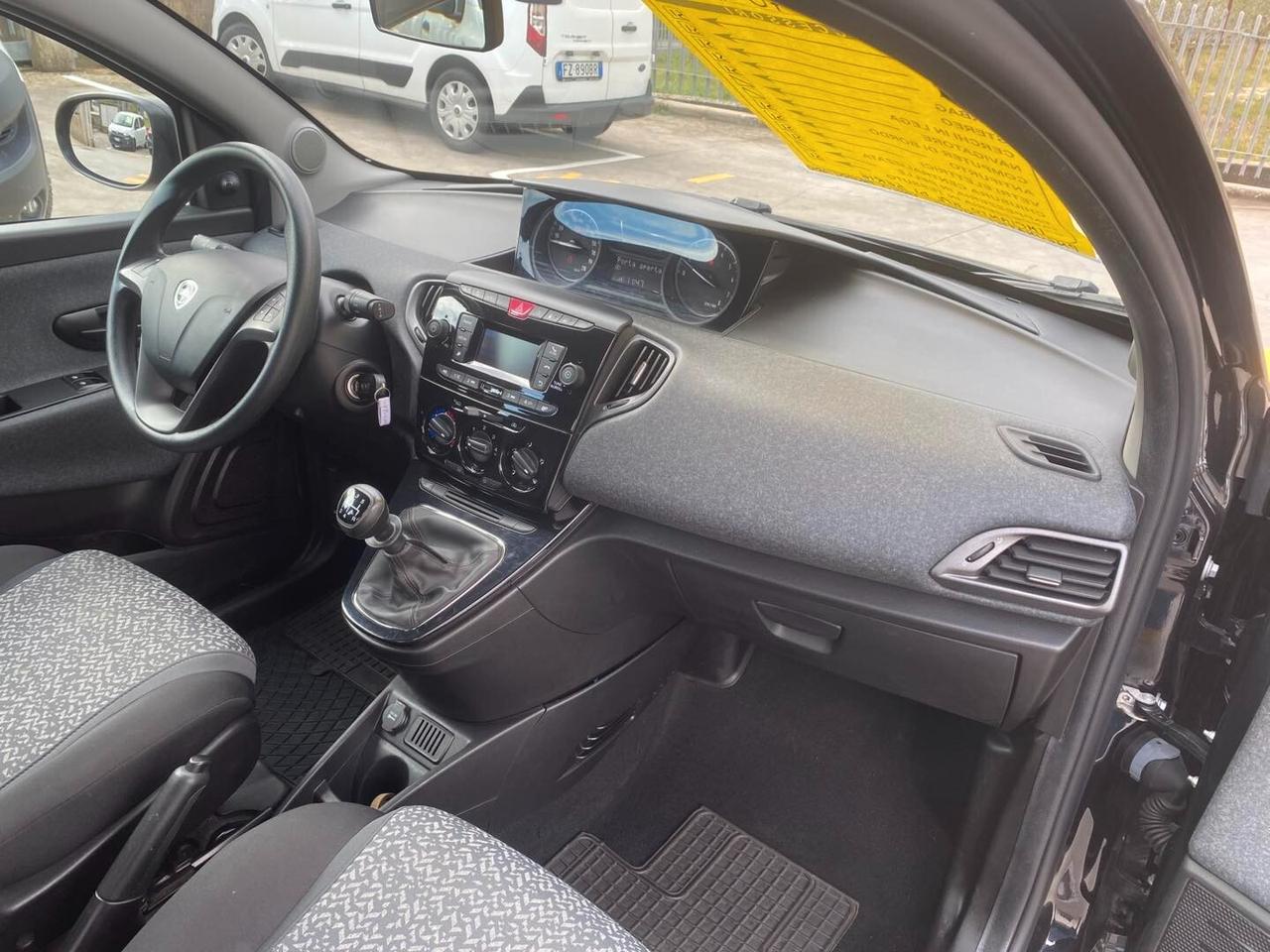 Lancia Ypsilon 1.2 69 CV Benzina-GPL Ecochic Elefantino Blu