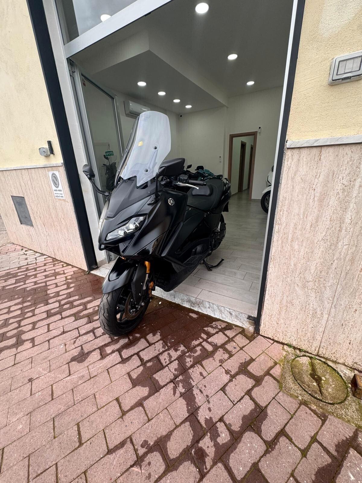Yamaha TMAX 560