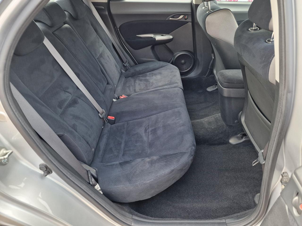 Honda Civic 1.8 i-VTEC 5p Sport