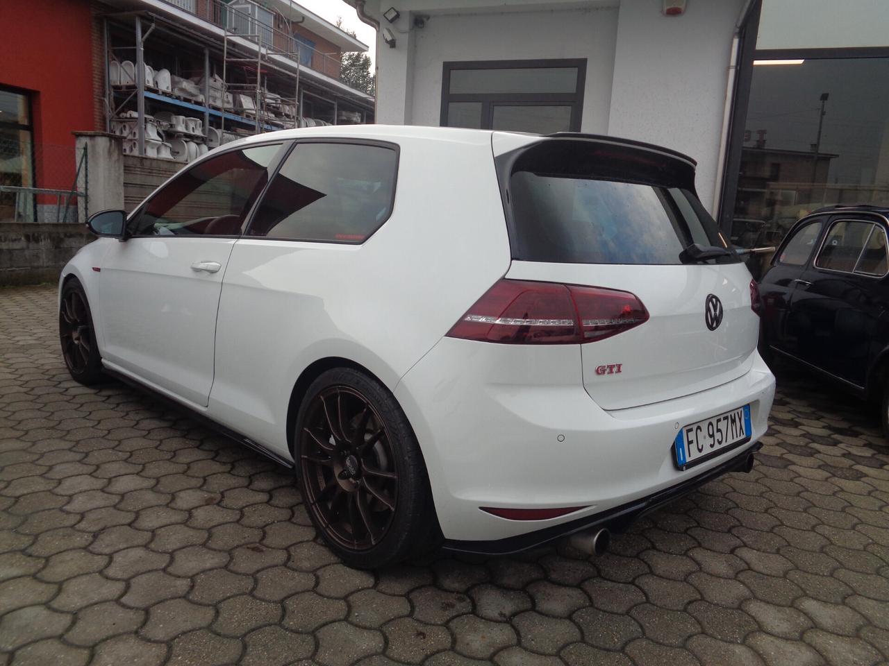 Volkswagen Golf GTI Golf GTI Performance 2.0 TSI DSG 3p. BlueMotion Technology STAGE 3