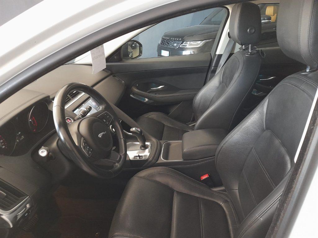 JAGUAR E-Pace (X540) E-Pace 2.0D 180 CV A...