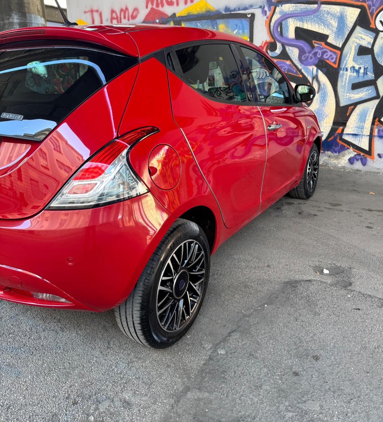 Lancia Ypsilon 1.0 FireFly 5 porte S&S Hybrid Ecochic Silver