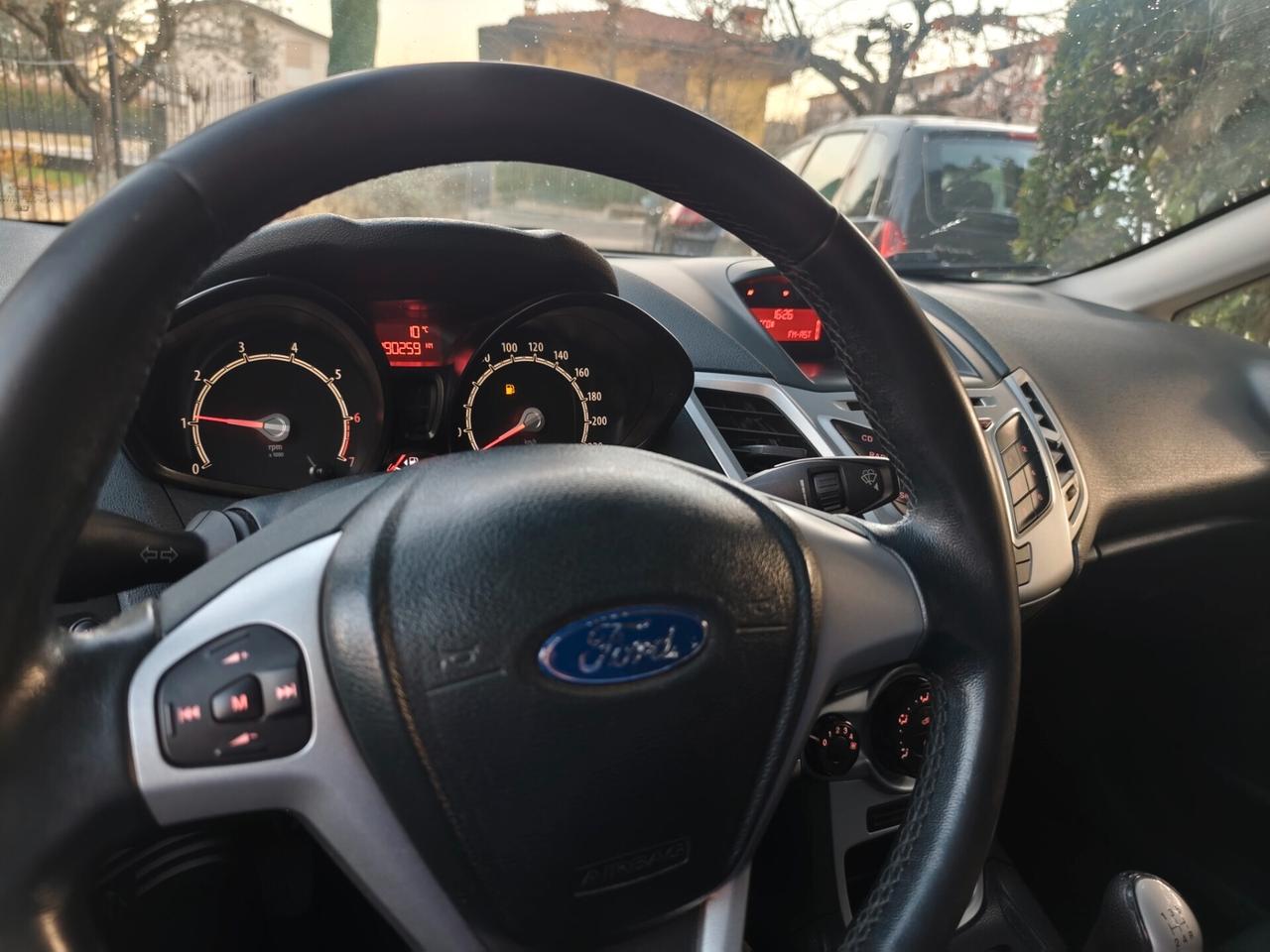 Ford Fiesta 1.2 benz euro 5 5p. gancio traino